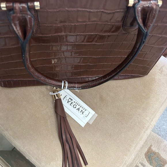 NWT PARK AVE COLLECTION VEGAN SATCHEL HANDBAG & WRISTLET - Picture 4 of 14